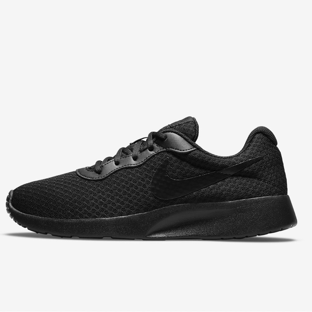 Womens Nike Tanjun sneakers (no box)